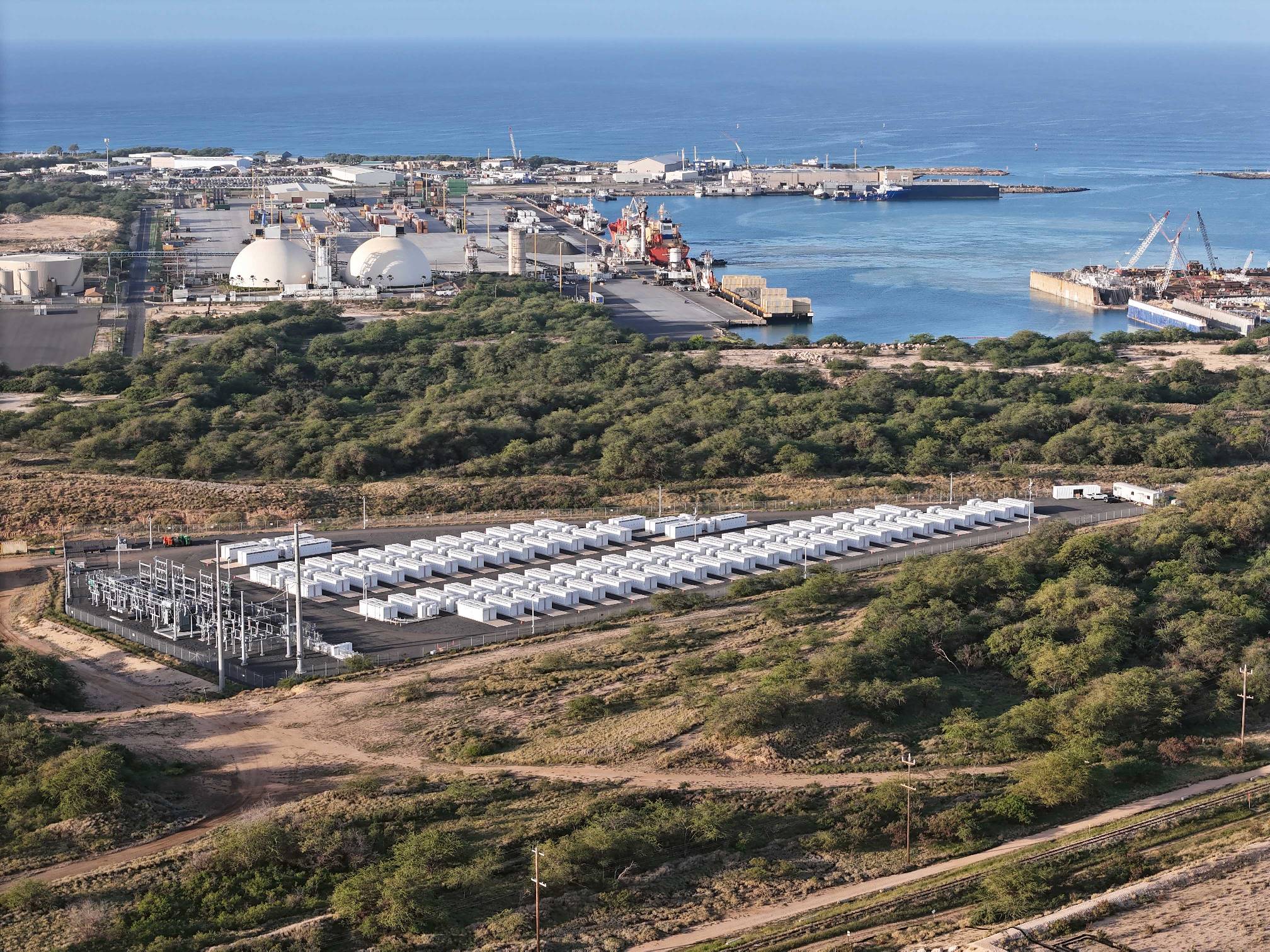 <b>Das Stromnetz stabilisieren:</b> Der Kapolei-Energiespeicher auf Oahu mit einer Leistung von 185 MW und 565 MWh Speichervermögen.