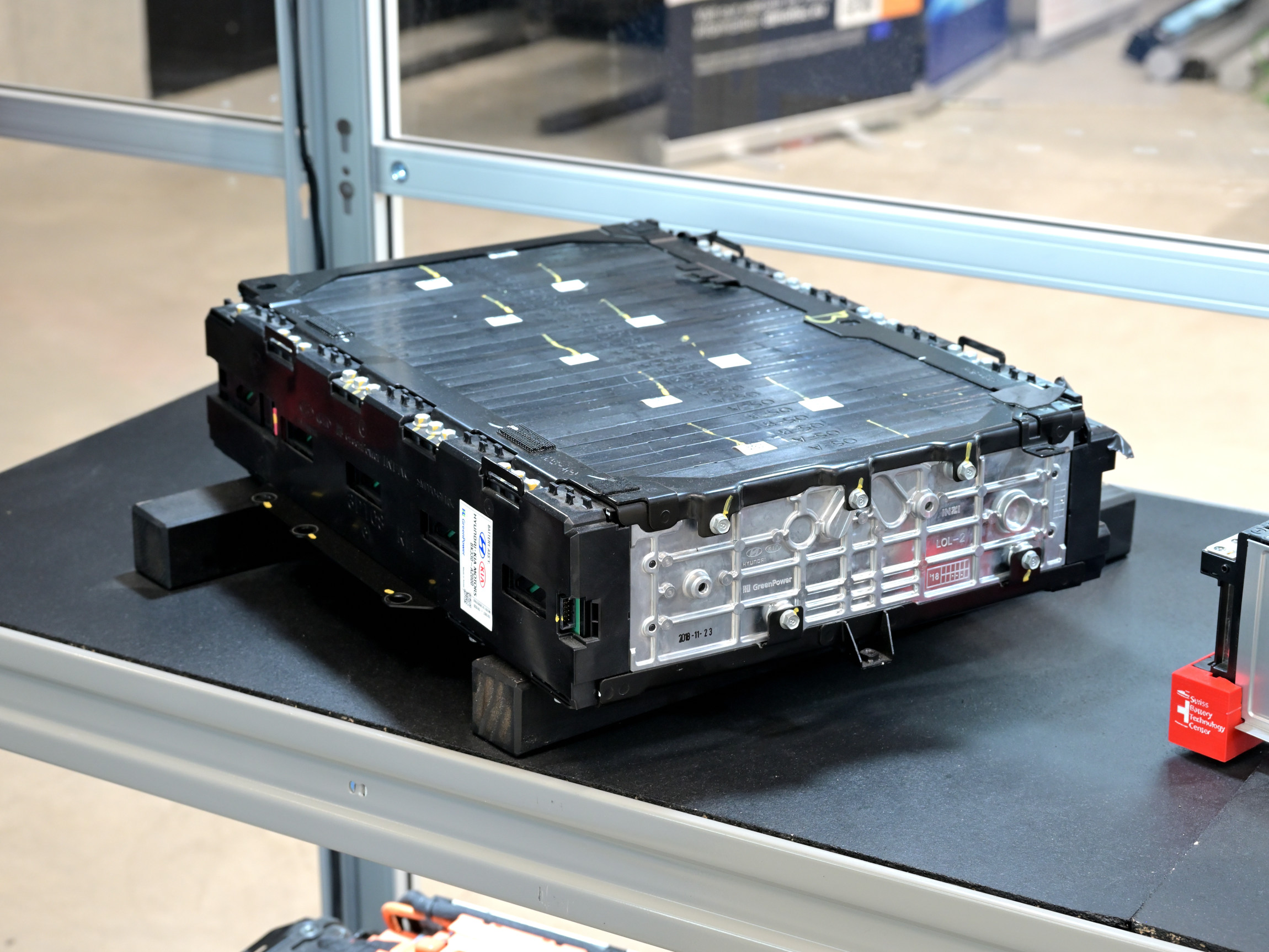 In ihrer Forschung befasst sich Nora Bartolomé unter anderem mit dem Recycling von Lithium-Ionen-Batterien.