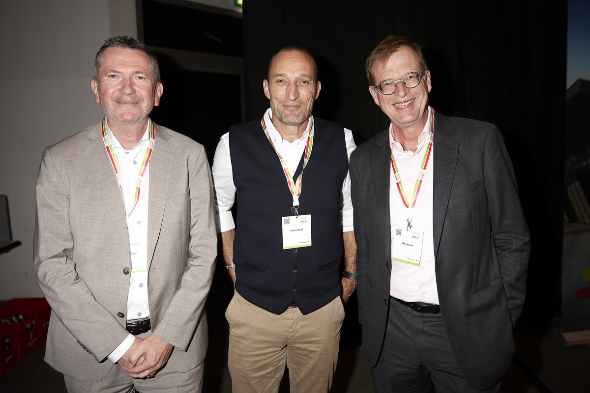 Die ICT-Welt: Andreas Waber, Swiss Fibre Net, Martin Bürki, ComCom, und Felix Kamer, Huawei.