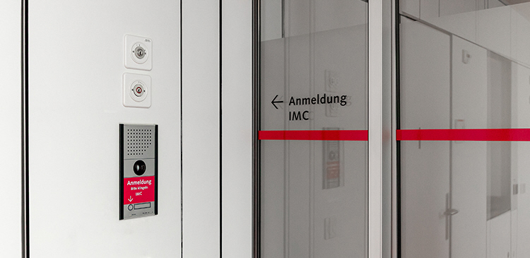 Desinfektionsmittelbeständige  Station im Spital.