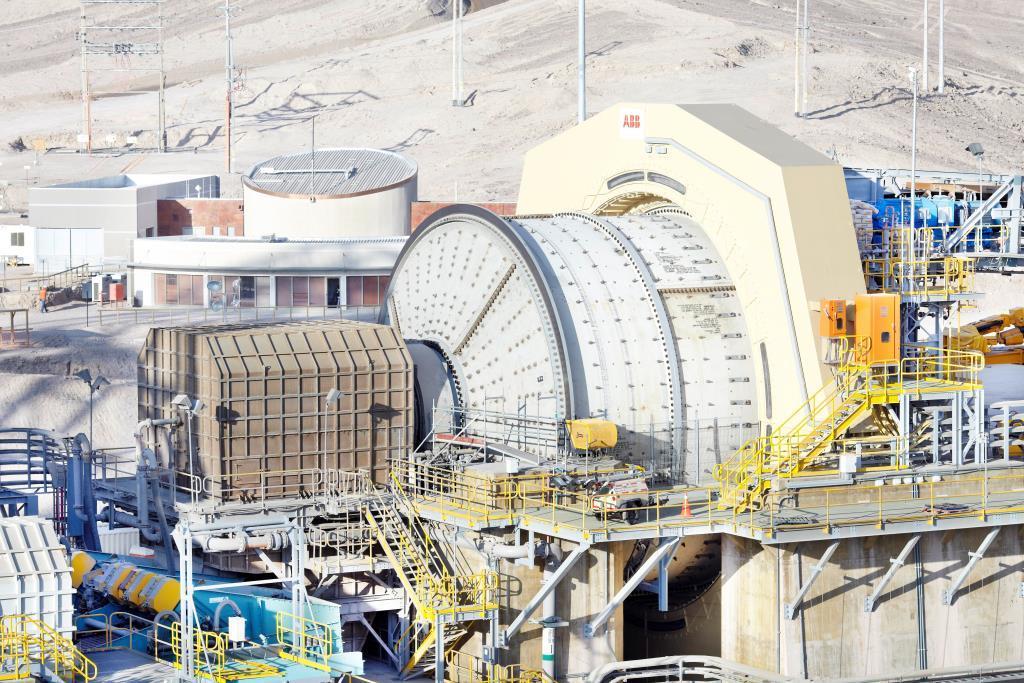 Eine getriebelose Erzmühle von ABB: Anhand einer solchen Anlage testet das CSEM im Rahmen einer Forschungszusammenarbeit die Predictive-Maintenance-­Lösung und entwickelt sie weiter. Die Algorithmen lassen sich auch auf kleine Systeme übertragen.
