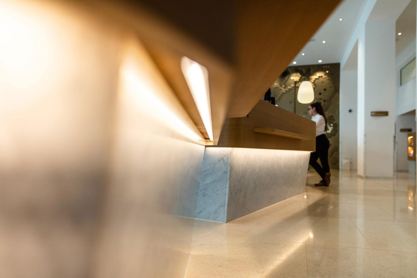 Les luminaires LED peuvent être placés discrètement sans altérer l’architecture.