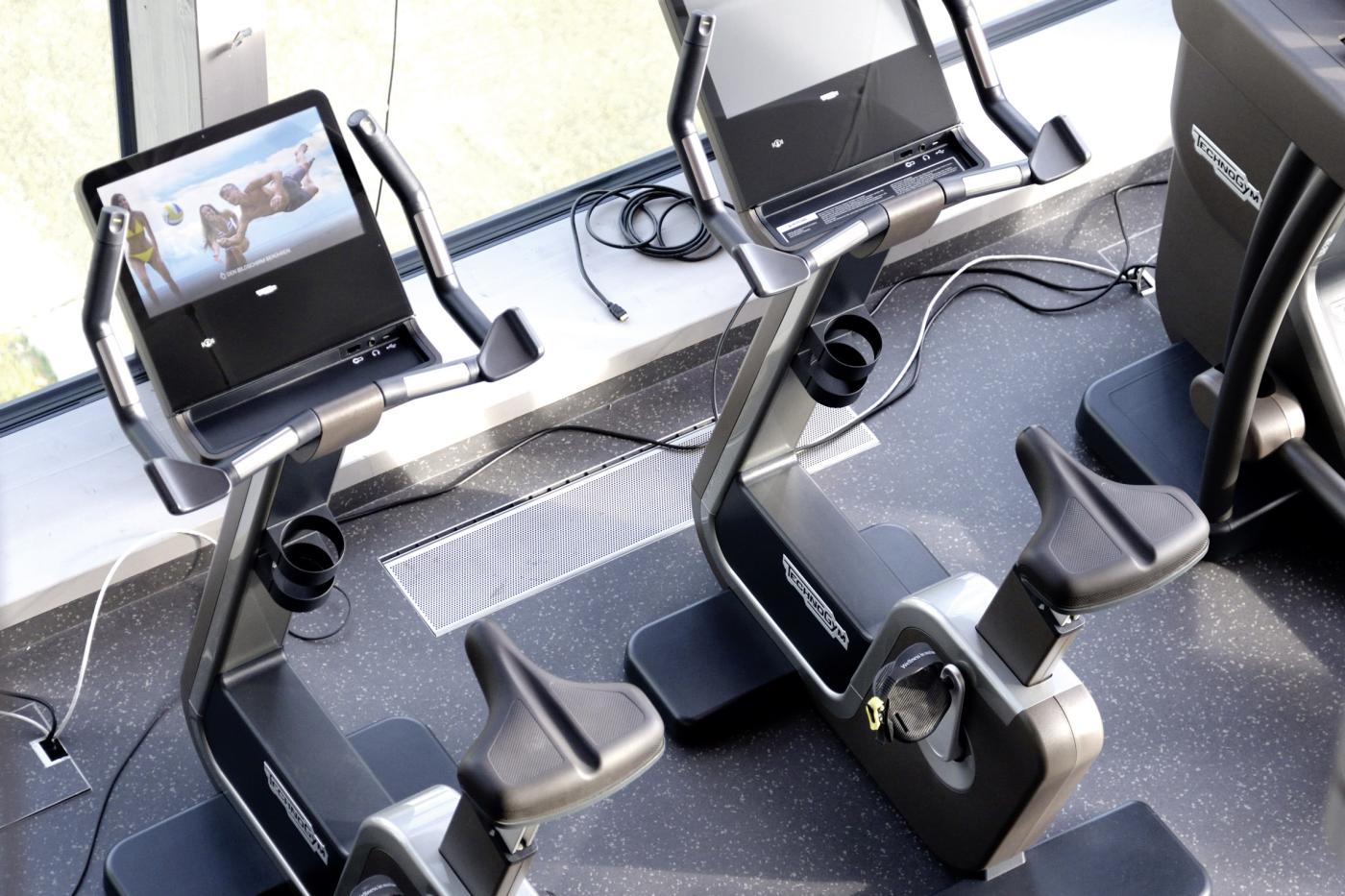 Gewisse Fitnessgeräte der Unit am Nest können die sportliche Aktivität in elektrischen Strom umwandeln.