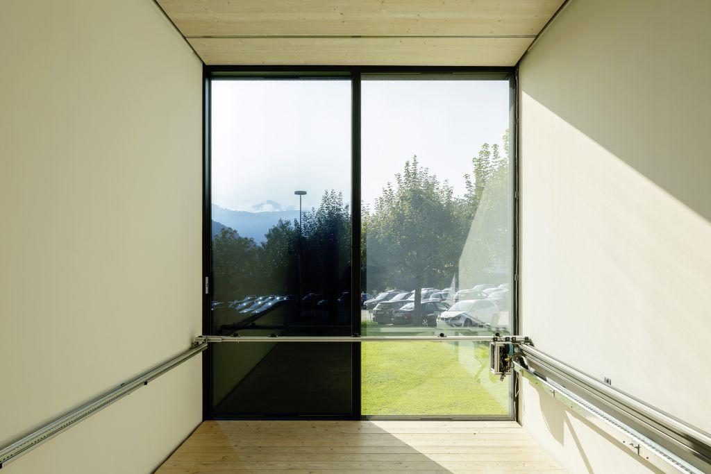 Lichtcontainer an der Hochschule Luzern, in dem Experimente mit elektrochromen Gläsern durchgeführt werden.