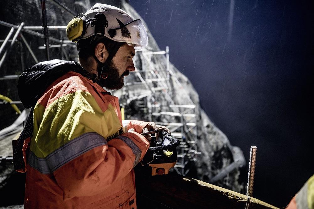 Sur un chantier situé dans un environnement aussi inhospitalier, la concentration est de mise à tout moment.