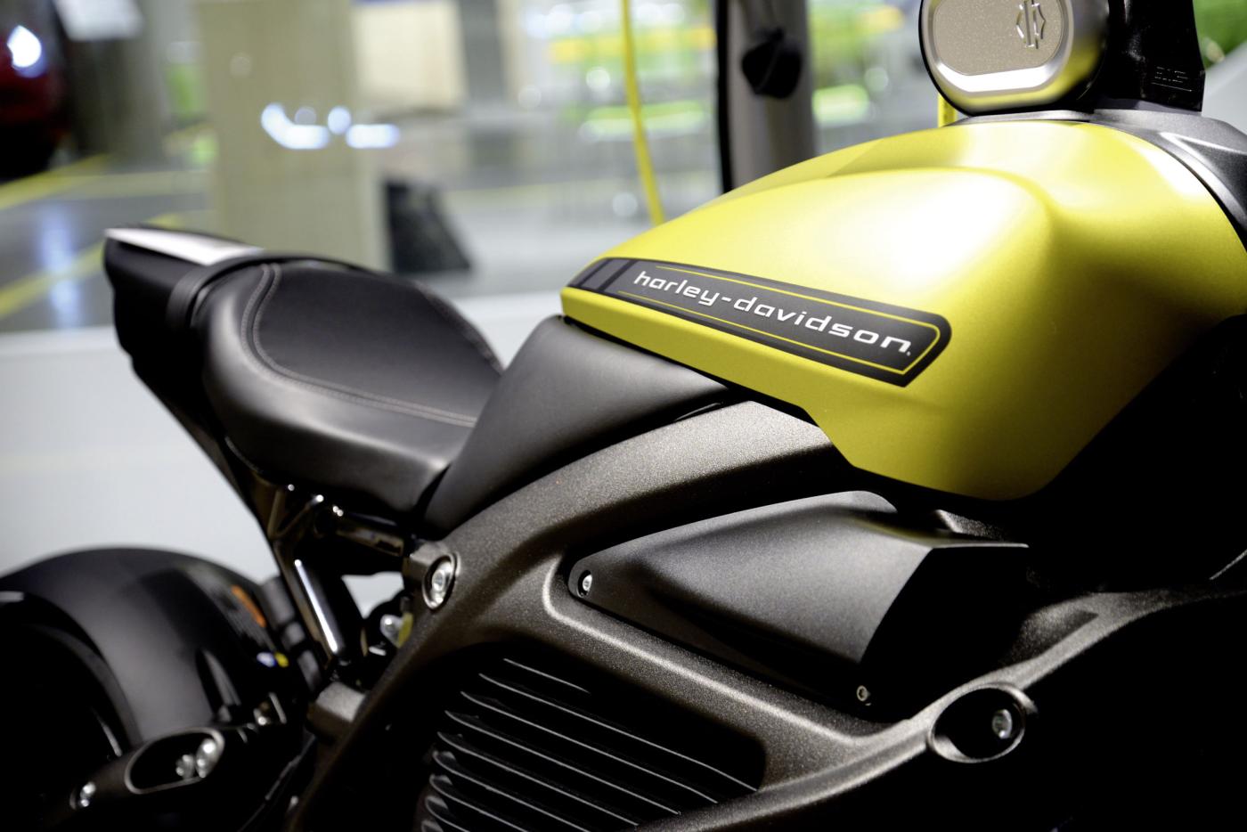 Zeit zum Umdenken: Sogar Unternehmen, bei denen die Motorengeräusche identitätsstiftend sind, schwenken langsam in Richtung elektrischer Antrieb um.