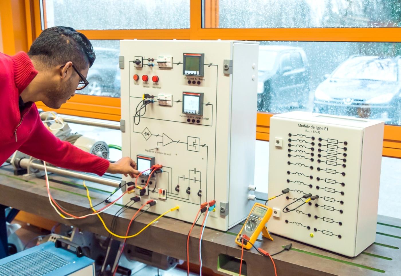 Dans les domaines énergétiques, les travaux pratiques de laboratoire constituent l’un des éléments fondamentaux de l’enseignement.