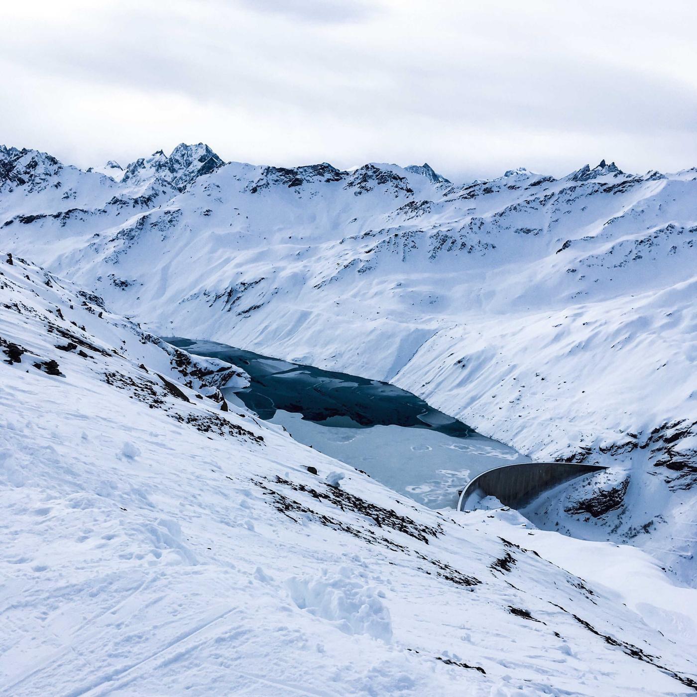 Si la Suisse et l’UE ne trouvent pas d’accord, les producteurs suisses d’électricité (sur la photo, le lac de Moiry) ne pourront plus prendre part au marché européen du marquage de l’électricité.