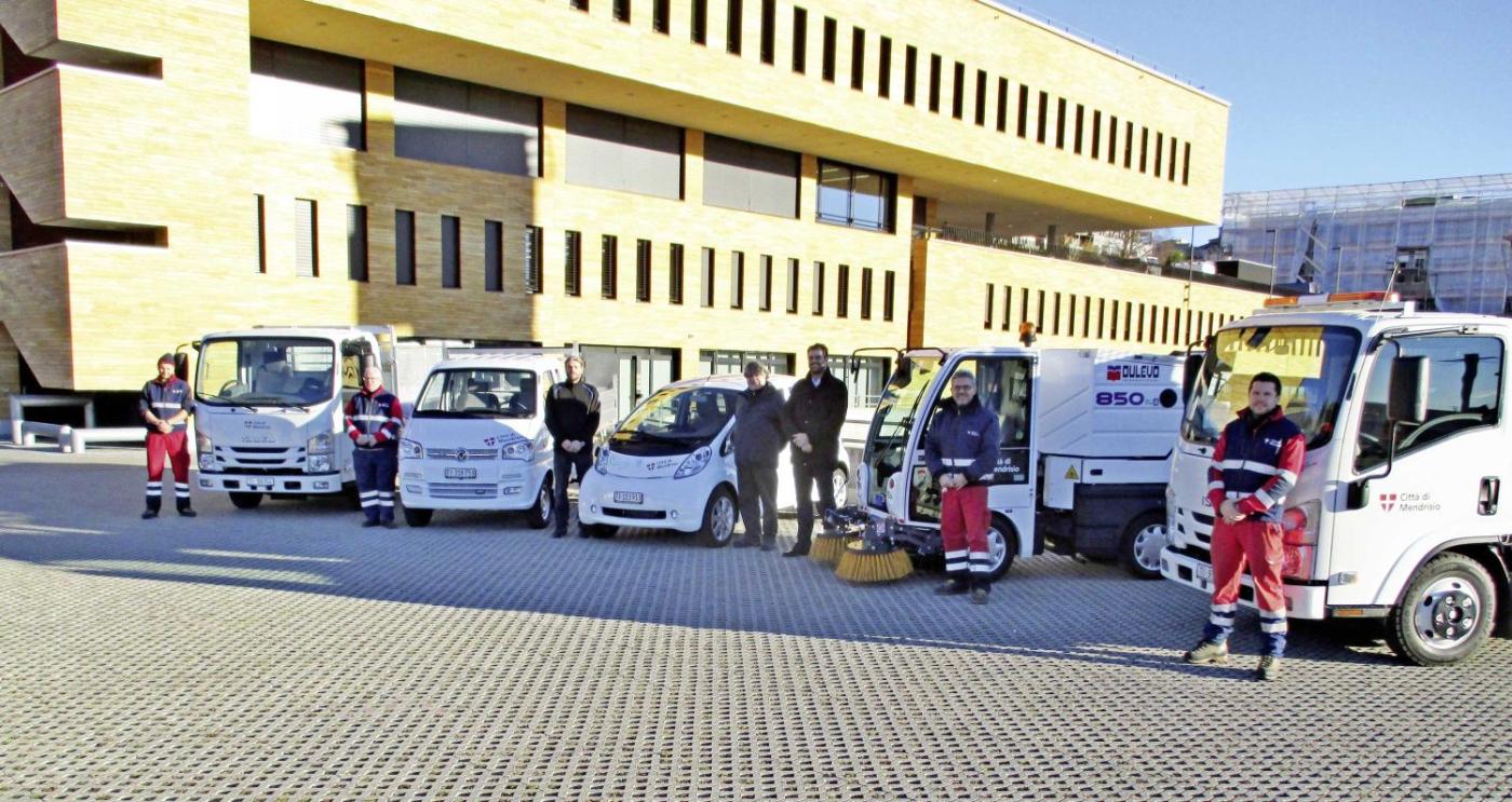 Die neuen, ökologischeren Fahrzeuge der Gemeindedienste von Mendrisio.
