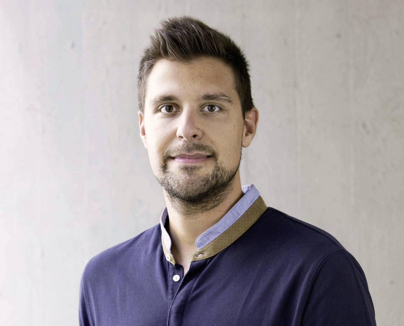 Der ETH-Forscher Stavros Karagiannopoulos befasste sich in seiner Doktorarbeit mit der Frage, wie Flexibilitäten im Verteilnetz genutzt werden könnten.