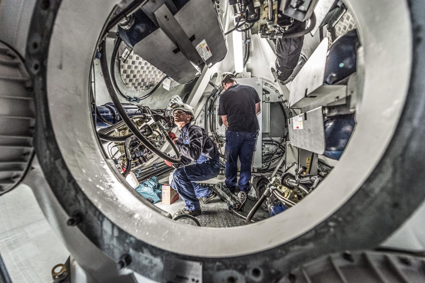 <strong>Figure 3</strong> Les interventions sur place sont mieux ciblées grâce à l’analyse de la salle de contrôle, et leurs retours permettent l’amélioration continue des algorithmes.