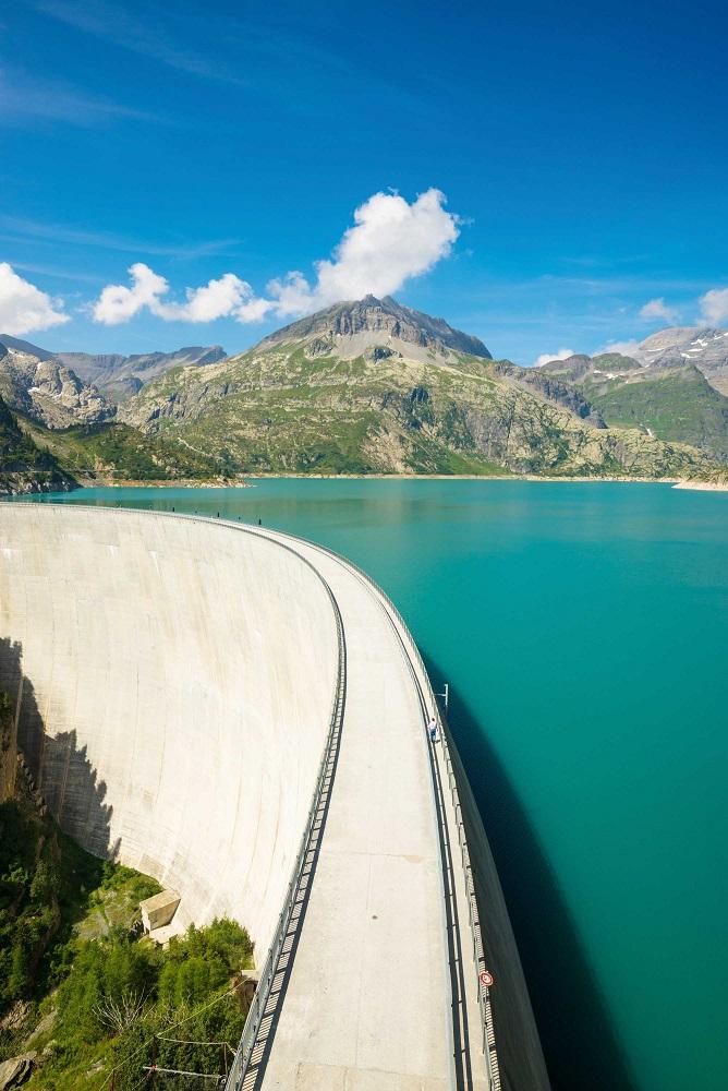 Die Kantone Graubünden und Wallis möchten Wasserkraftanlagen auf ihrem Hoheitsgebiet (im Bild Emosson/VS) nach Konzessionsende in ihren Besitz übergehen lassen.