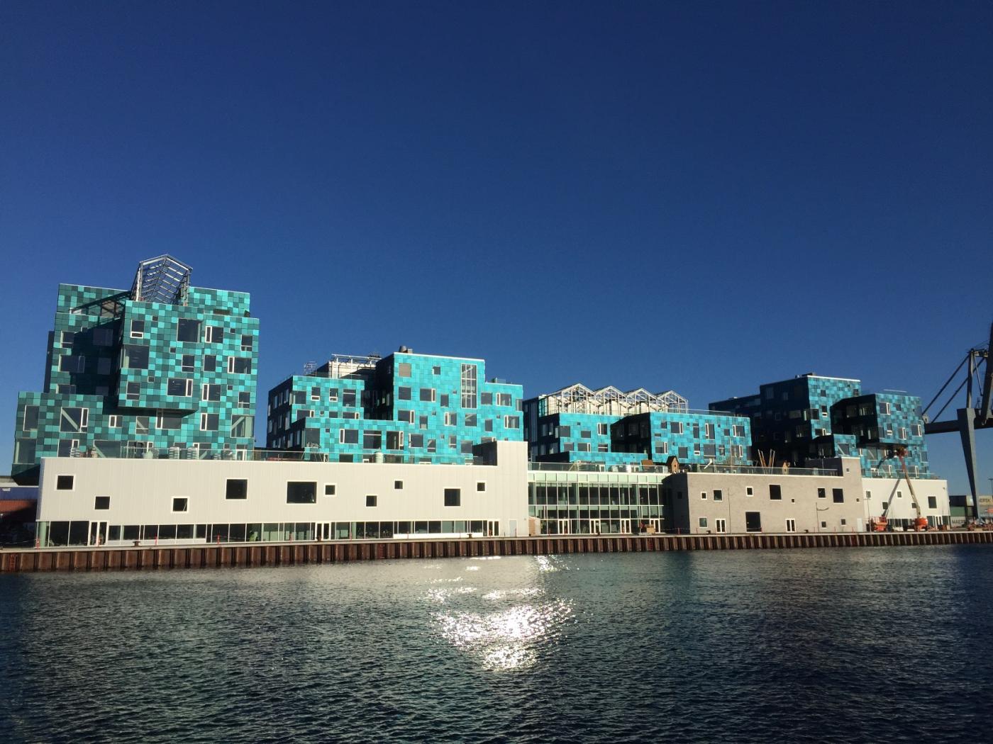 Façade solaire de l’École internationale de Copenhague.