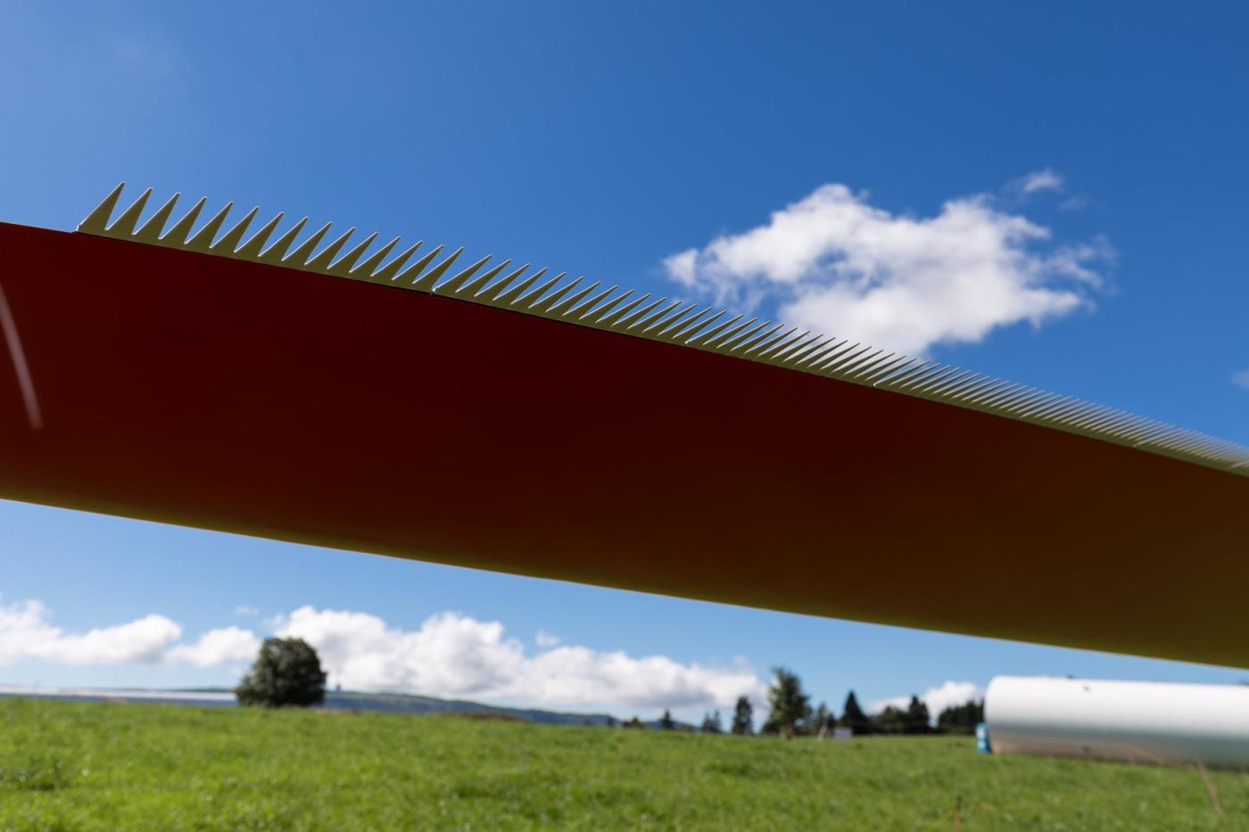 Pale de l’une des nouvelles éoliennes situées au Mont Crosin. Les installations plus anciennes peuvent être modernisées, tout comme les deux éoliennes de St-Brais.