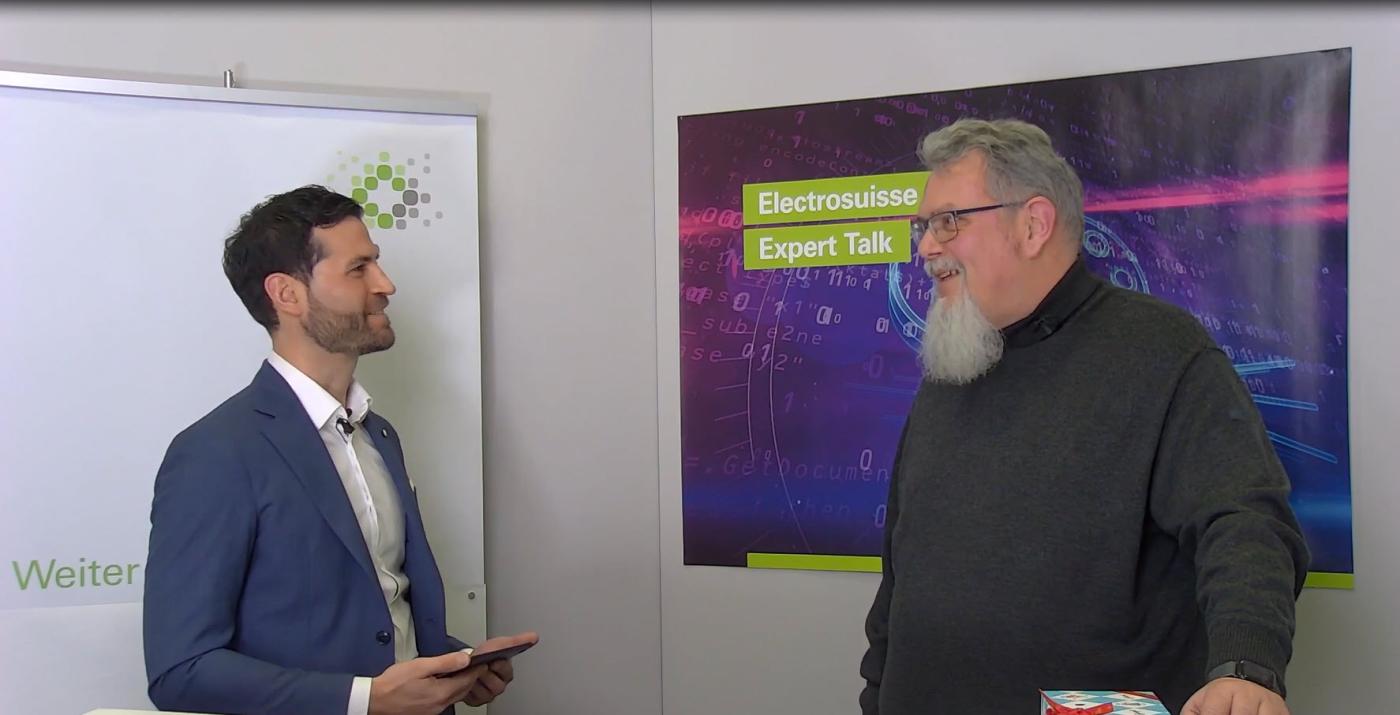 Klaus Wächter (à d.) a répondu avec humour aux questions de Christophe Widler, TeleConex, qui a animé l’événement Expert Talk.
