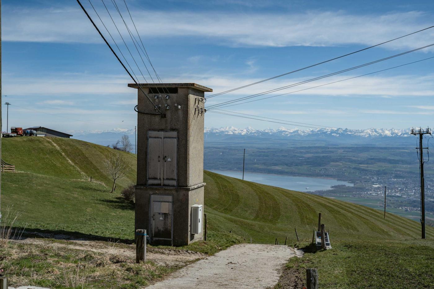 Le poste de boucle de réseau de distribution secondaire de Sainte-Croix.
