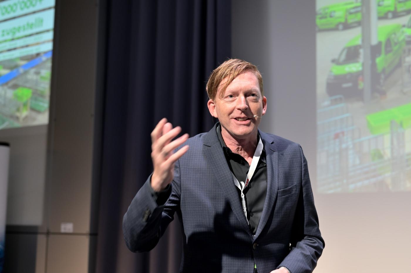 Wie Pakete elektrisch ausgeliefert werden, erläuterte Christof Lenhard von Quickpack auf unterhaltsame Weise.