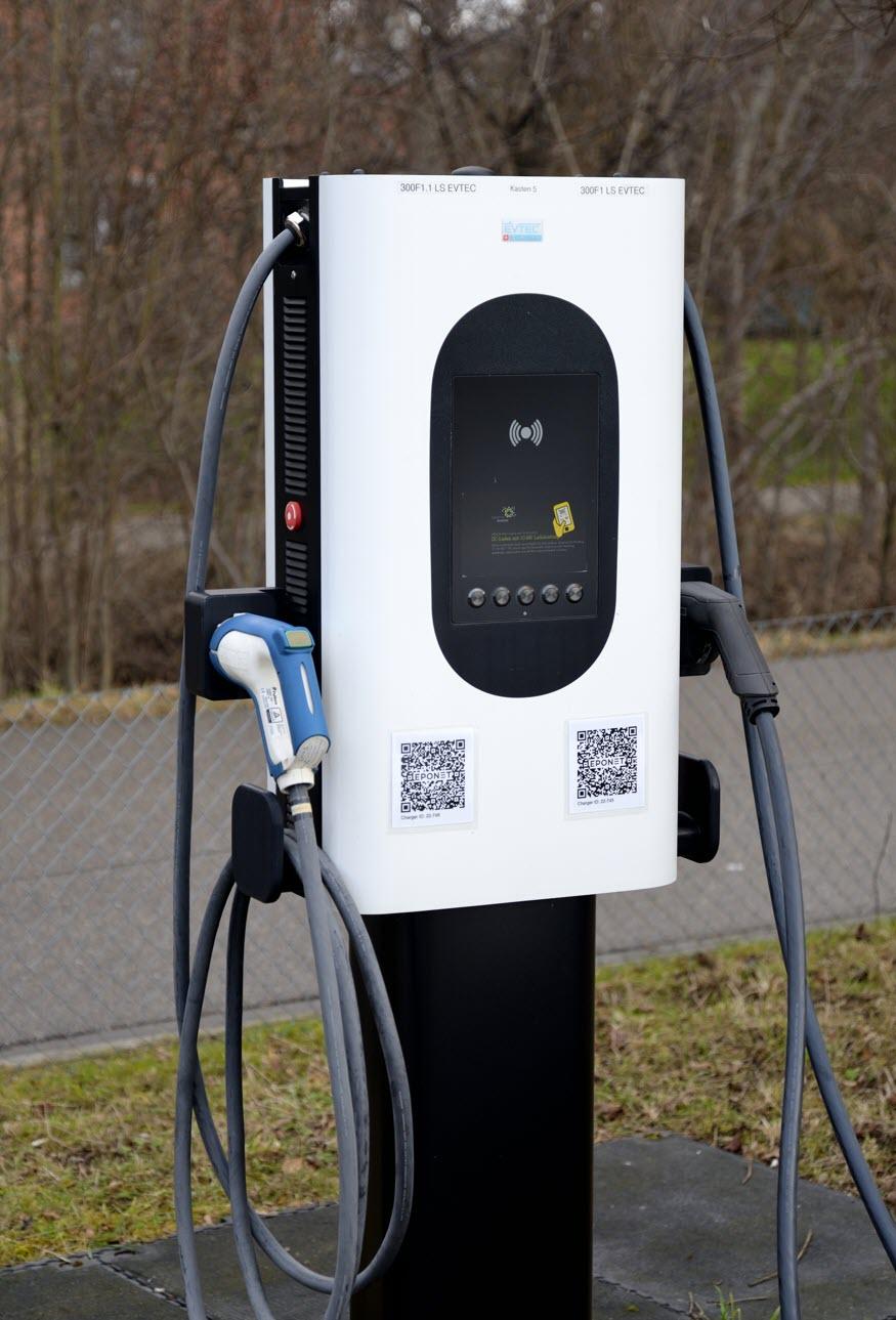 <b>Borne de charge bidirectionnelle:</b> les onduleurs fixes disposent des paramètres pertinents pour le réseau afin de ne pas en perturber le fonctionnement.