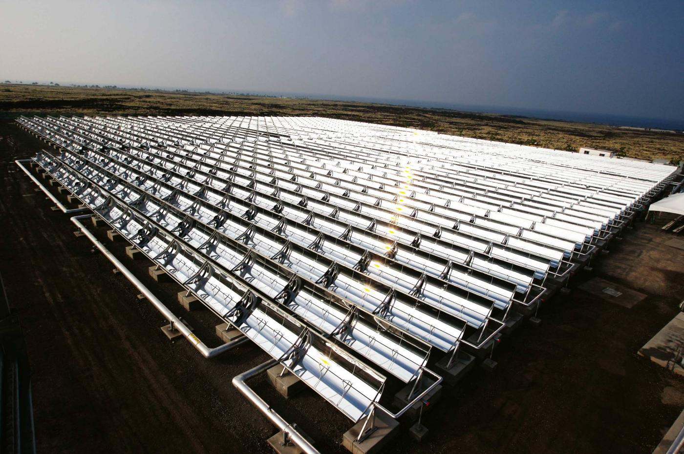 <b>Sonnenenergie nutzen:</b> 2009 weihte Sopogy das 2-MW-Mikro-CSP-Solarthermiekraftwerk auf der Insel Holaniku ein.