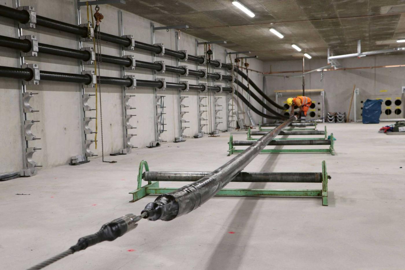 <strong>Figure<nbsp>&nbsp;</nbsp>3</strong> Pose d'un câble souterrain.