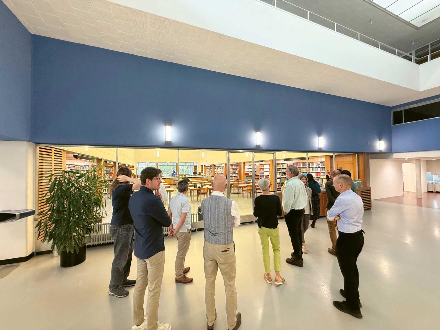 <strong>Bild 1</strong> Nationalbibliotheken wie die Schweizerische Nationalbibliothek in Bern betreiben energieintensive Gebäude und Archivsysteme. Die Optimierung dieser Infrastruktur ist ein zentraler Hebel für mehr Nachhaltigkeit.